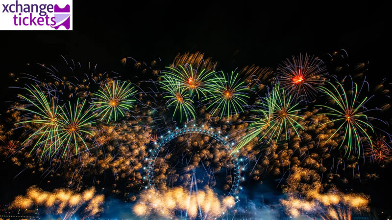  Festive Season Lights Up
